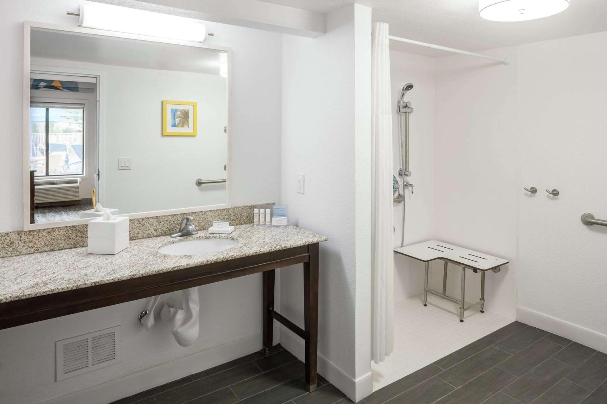 Hampton Inn & Suites Miami-Doral Dolphin Mall Экстерьер фото