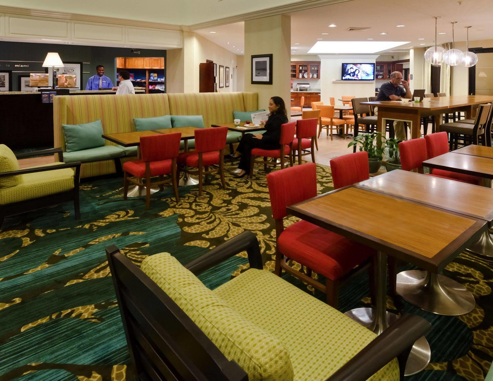 Hampton Inn & Suites Miami-Doral Dolphin Mall Экстерьер фото
