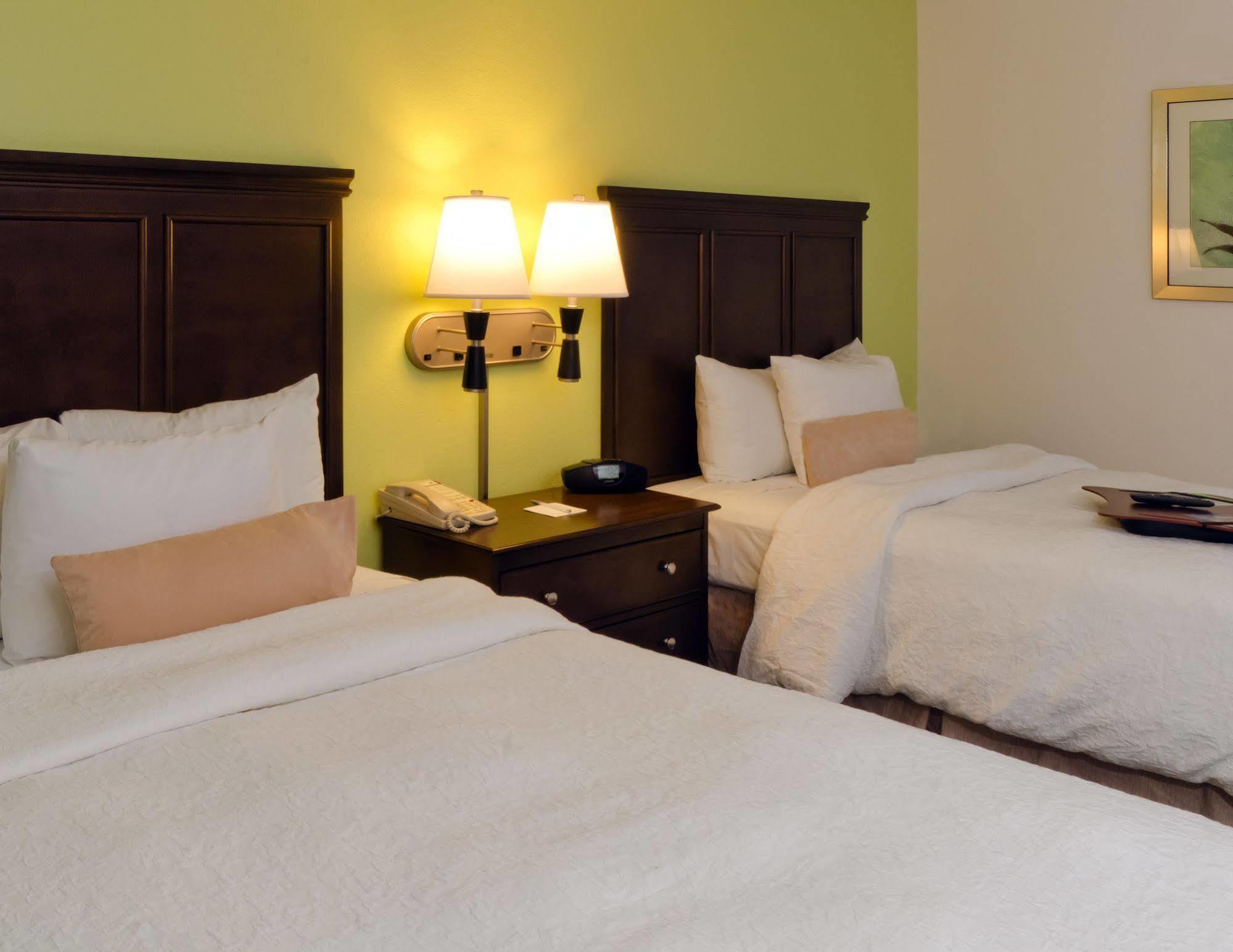 Hampton Inn & Suites Miami-Doral Dolphin Mall Экстерьер фото